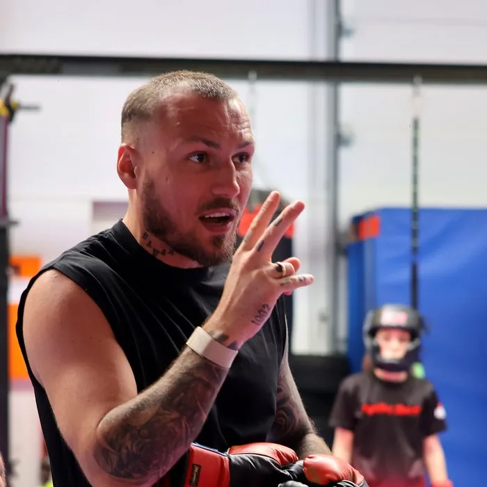 Profiboxer Slawa Spomer bei einem Gastkurs bei Fighting Spirit Neckarbischofsheim